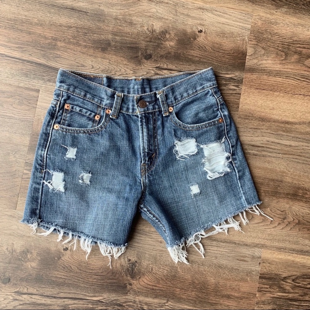 Levi’s cut off shorts